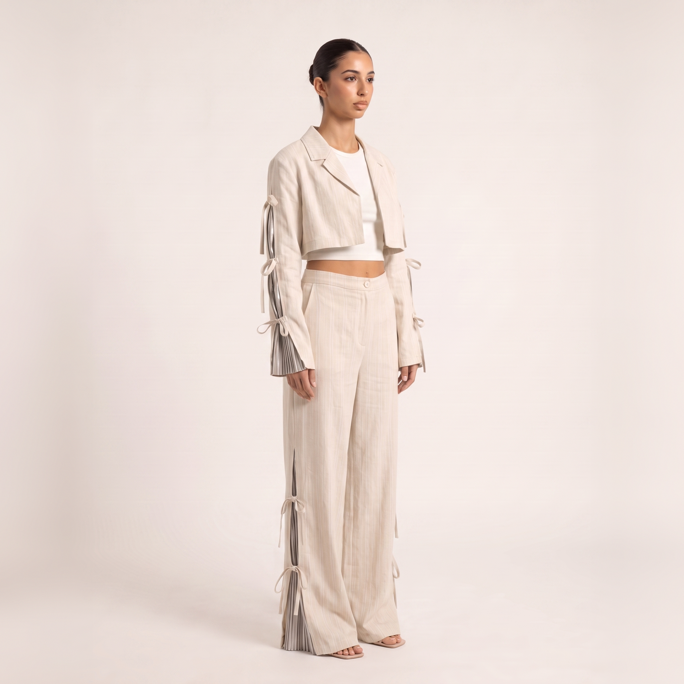 BLANC Alba Set cream cropped blazer and wide-leg trousers – side view