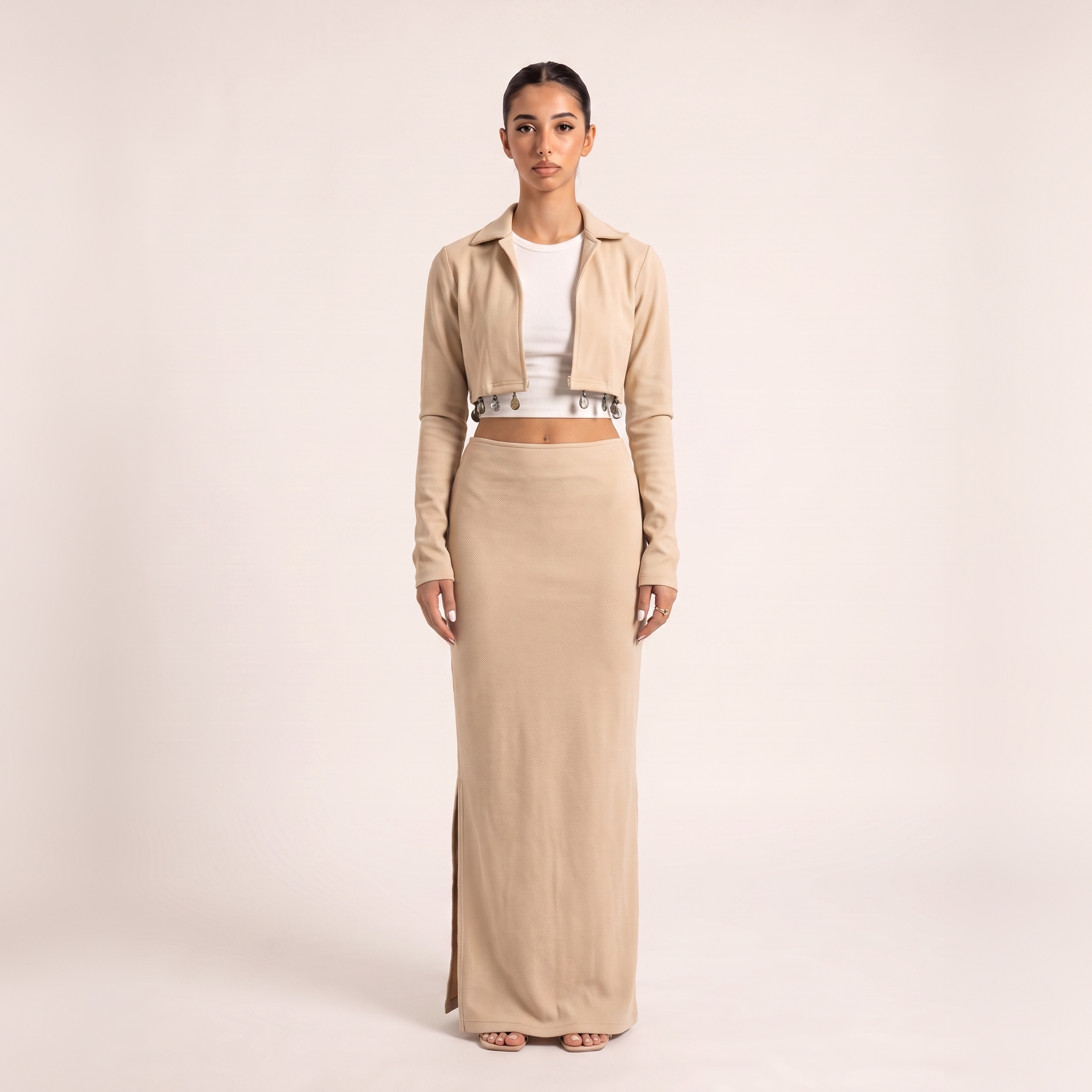 BLANC Dune Set beige cropped jacket and maxi skirt – front view